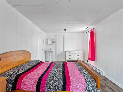 Bedroom - 1155 Route Marie-Victorin, Deschaillons-Sur-Saint-Laurent, QC - Indoor Photo Showing Bedroom