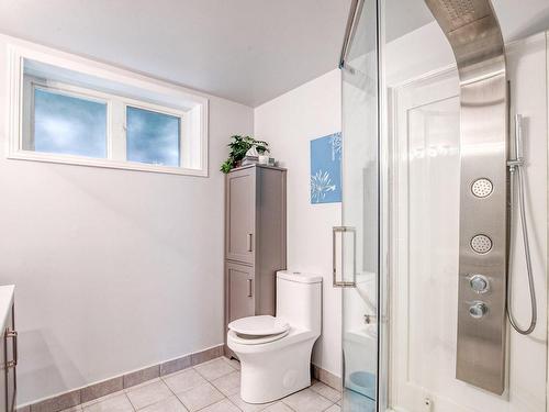 Bathroom - 8 Rue Louis, Saint-Jean-Sur-Richelieu, QC - Indoor Photo Showing Bathroom