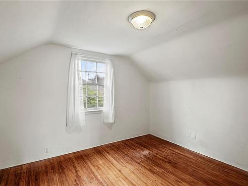 1481 Hillside Ave, Victoria, BC - Indoor Photo Showing Other Room