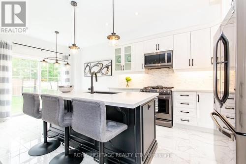 42 St Augustine Drive, Whitby, ON - Indoor Photo Showing Kitchen With Upgraded Kitchen