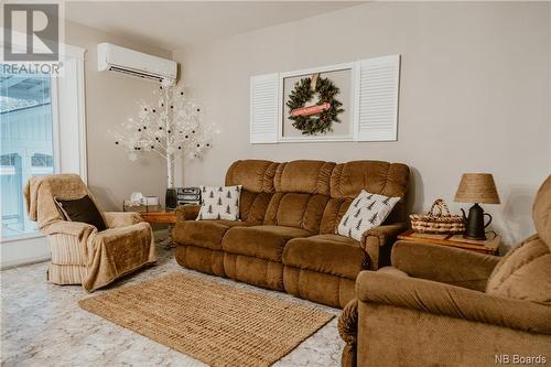 80 Lockhart Mill Road, Jacksonville, NB - Indoor Photo Showing Living Room