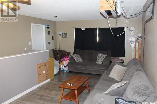 138 Redcoat Drive, Eastend, SK - Indoor Photo Showing Living Room