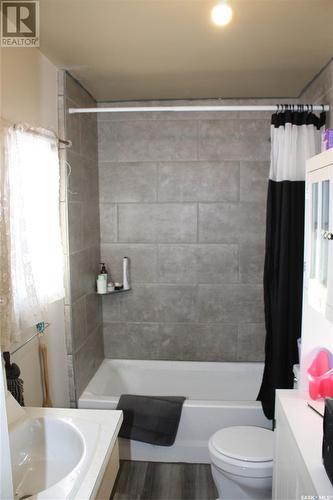 138 Redcoat Drive, Eastend, SK - Indoor Photo Showing Bathroom