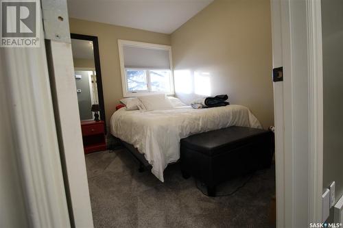 575 6Th Avenue W, Shaunavon, SK - Indoor Photo Showing Bathroom