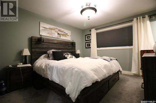 575 6Th Avenue W, Shaunavon, SK - Indoor Photo Showing Bathroom