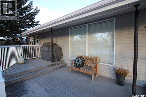 575 6Th Avenue W, Shaunavon, SK - Outdoor With Deck Patio Veranda With Exterior