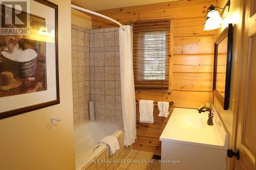 #A -1016 Twin Pine Lane, North Frontenac, ON - Indoor Photo Showing Bathroom