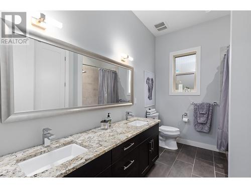 1757 Capistrano Drive, Kelowna, BC - Indoor Photo Showing Bathroom