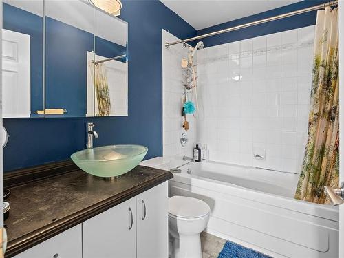 234 Gorge Rd East, Victoria, BC - Indoor Photo Showing Bathroom