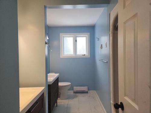 50 Redwing Avenue, Manitouwadge, ON - Indoor Photo Showing Bathroom