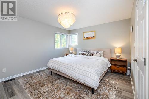 7562 Southridge Avenue, Prince George, BC - Indoor Photo Showing Bedroom