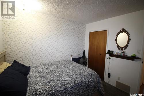573 3Rd Street W, Shaunavon, SK - Indoor Photo Showing Bedroom