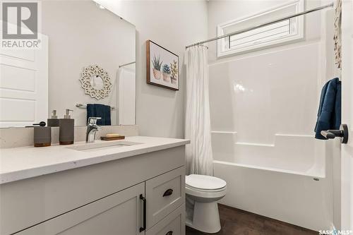 5201 Green Crescent, Regina, SK - Indoor Photo Showing Bathroom