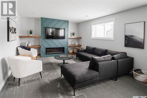 5201 Green Crescent, Regina, SK - Indoor Photo Showing Living Room