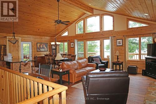 #C -1016 Twin Pine Lane, North Frontenac, ON - Indoor Photo Showing Living Room