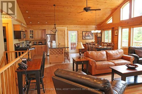 #C -1016 Twin Pine Lane, North Frontenac, ON - Indoor Photo Showing Living Room