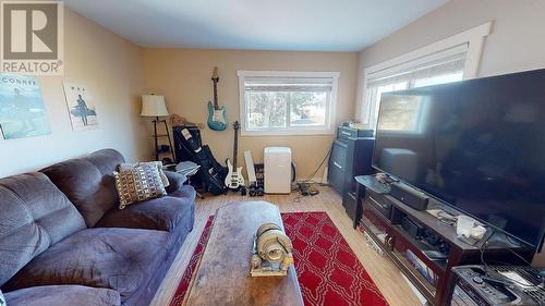 9207 76 Street, Fort St. John, BC - Indoor Photo Showing Living Room