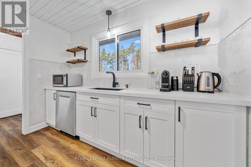 43 Baker Rd, Kawartha Lakes, ON - Indoor Photo Showing Kitchen