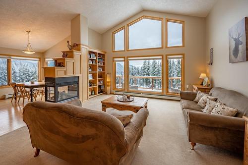965 Oster Road, Golden, BC - Indoor Photo Showing Living Room With Fireplace