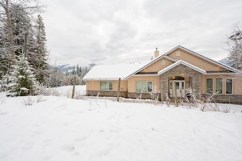 965 Oster Road, Golden, BC - Outdoor With Facade