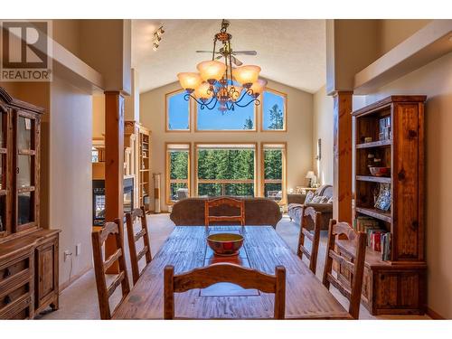 965 Oster Road, Golden, BC - Indoor Photo Showing Dining Room