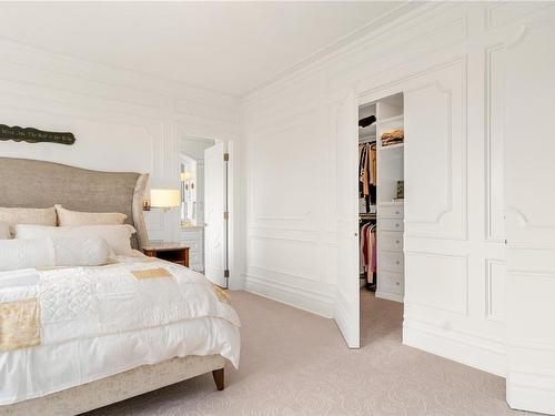 520 Island Rd, Oak Bay, BC - Indoor Photo Showing Bedroom
