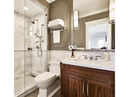 520 Island Rd, Oak Bay, BC - Indoor Photo Showing Bathroom