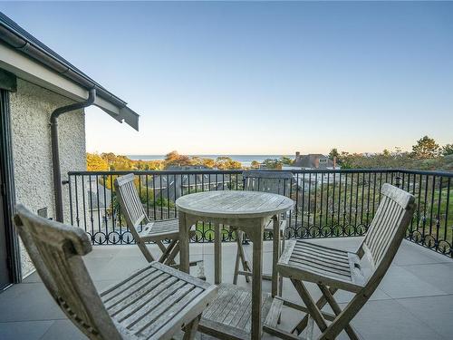 520 Island Rd, Oak Bay, BC - Outdoor With Deck Patio Veranda With Exterior