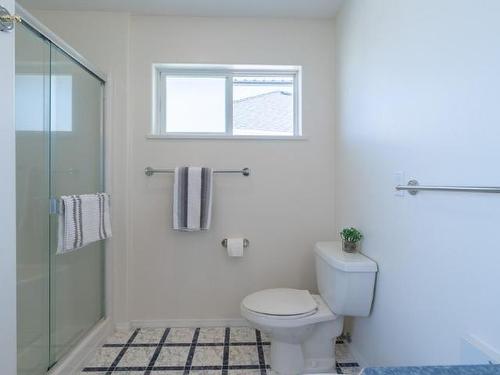 928 Regent Cres, Kamloops, BC - Indoor Photo Showing Bathroom