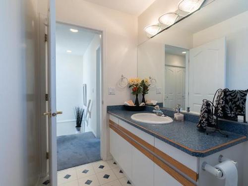928 Regent Cres, Kamloops, BC - Indoor Photo Showing Bathroom