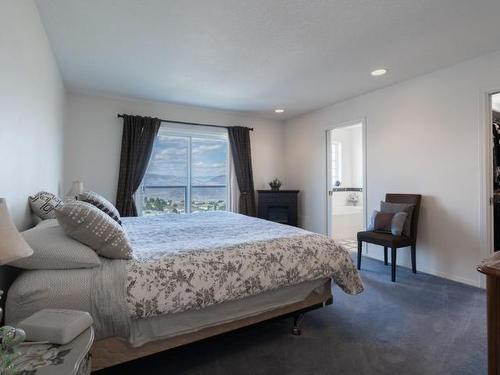 928 Regent Cres, Kamloops, BC - Indoor Photo Showing Bedroom