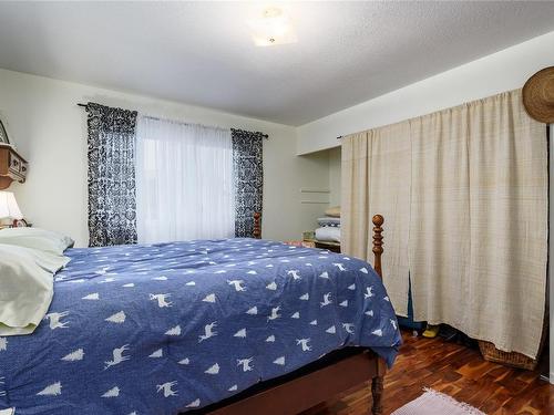 529 25Th St, Courtenay, BC - Indoor Photo Showing Bedroom