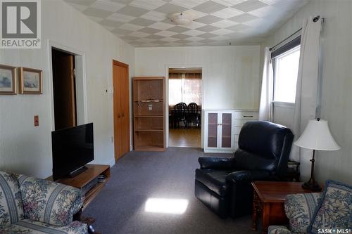 233 5Th Avenue W, Gravelbourg, SK - Indoor Photo Showing Other Room
