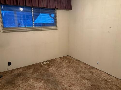 7715 22Nd Street, Grand Forks, BC - Indoor Photo Showing Other Room