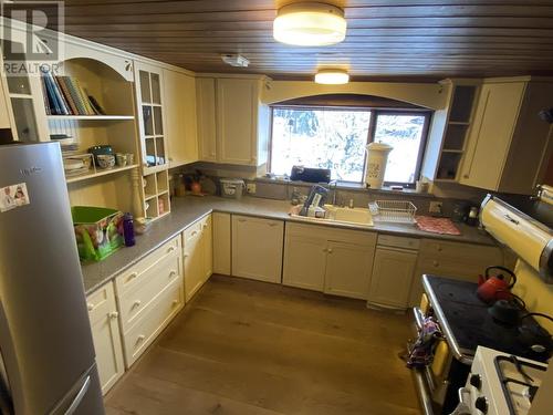 1415 Seymour River Road N, Seymour Arm, BC - Indoor Photo Showing Kitchen With Double Sink