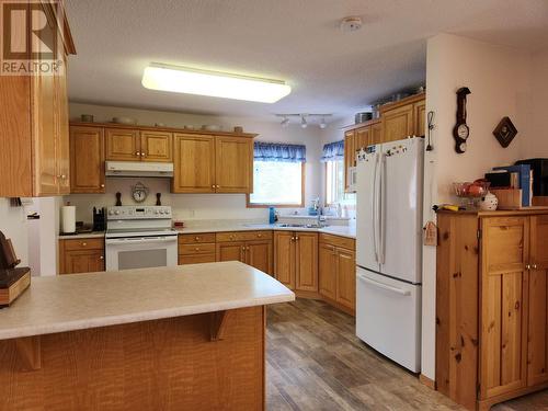 1500 West Fraser Road, Quesnel, BC - Indoor Photo Showing Kitchen