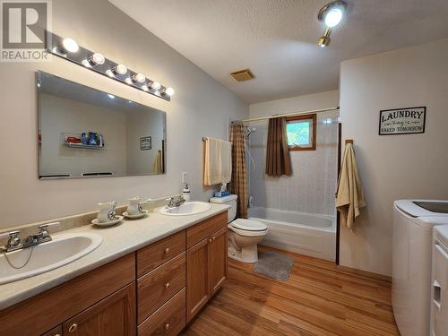 1500 West Fraser Road, Quesnel, BC - Indoor Photo Showing Bathroom
