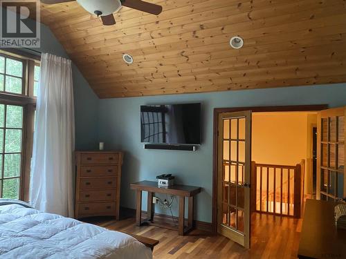 918183 Portage Bay Rd, Temiskaming Shores, ON - Indoor Photo Showing Bedroom