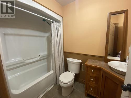 918183 Portage Bay Rd, Coleman Township, ON - Indoor Photo Showing Bathroom