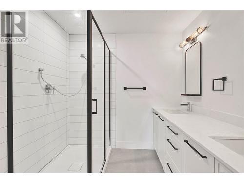 1220 Pacific Avenue Unit# 404, Kelowna, BC - Indoor Photo Showing Bathroom