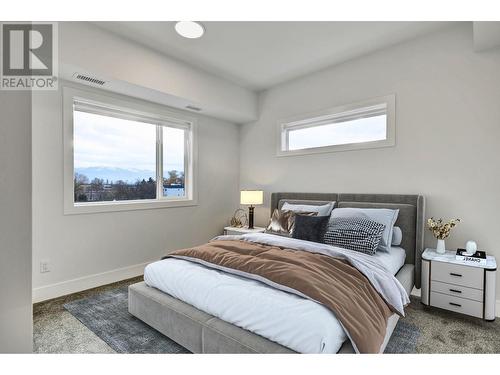 1220 Pacific Avenue Unit# 404, Kelowna, BC - Indoor Photo Showing Bedroom