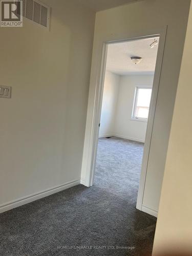 69 Sapphire Way, Thorold, ON - Indoor Photo Showing Other Room
