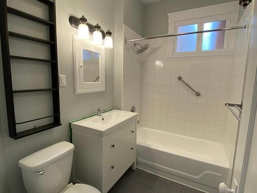 Bathroom - 683  - 687 Rue St-Germain, Montréal (Saint-Laurent), QC - Indoor Photo Showing Bathroom