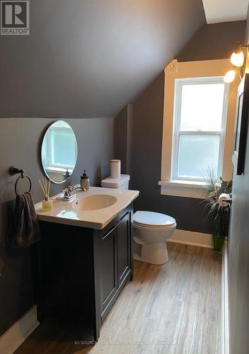 132 Muskoka Road, Bracebridge, ON - Indoor Photo Showing Bathroom