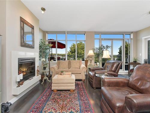 508-999 Burdett Ave, Victoria, BC - Indoor Photo Showing Living Room With Fireplace