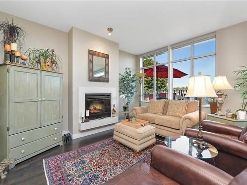 508-999 Burdett Ave, Victoria, BC - Indoor Photo Showing Living Room With Fireplace