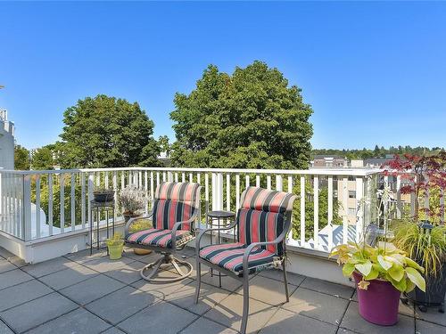 508-999 Burdett Ave, Victoria, BC - Outdoor With Exterior