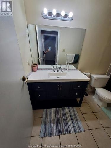 12 Montgomery Unit# A201, Wallaceburg, ON - Indoor Photo Showing Bathroom