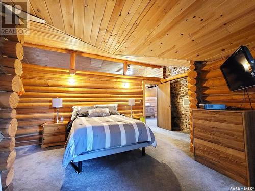 715 Chitek Drive, Chitek Lake, SK - Indoor Photo Showing Bedroom