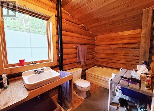 715 Chitek Drive, Chitek Lake, SK - Indoor Photo Showing Bathroom
